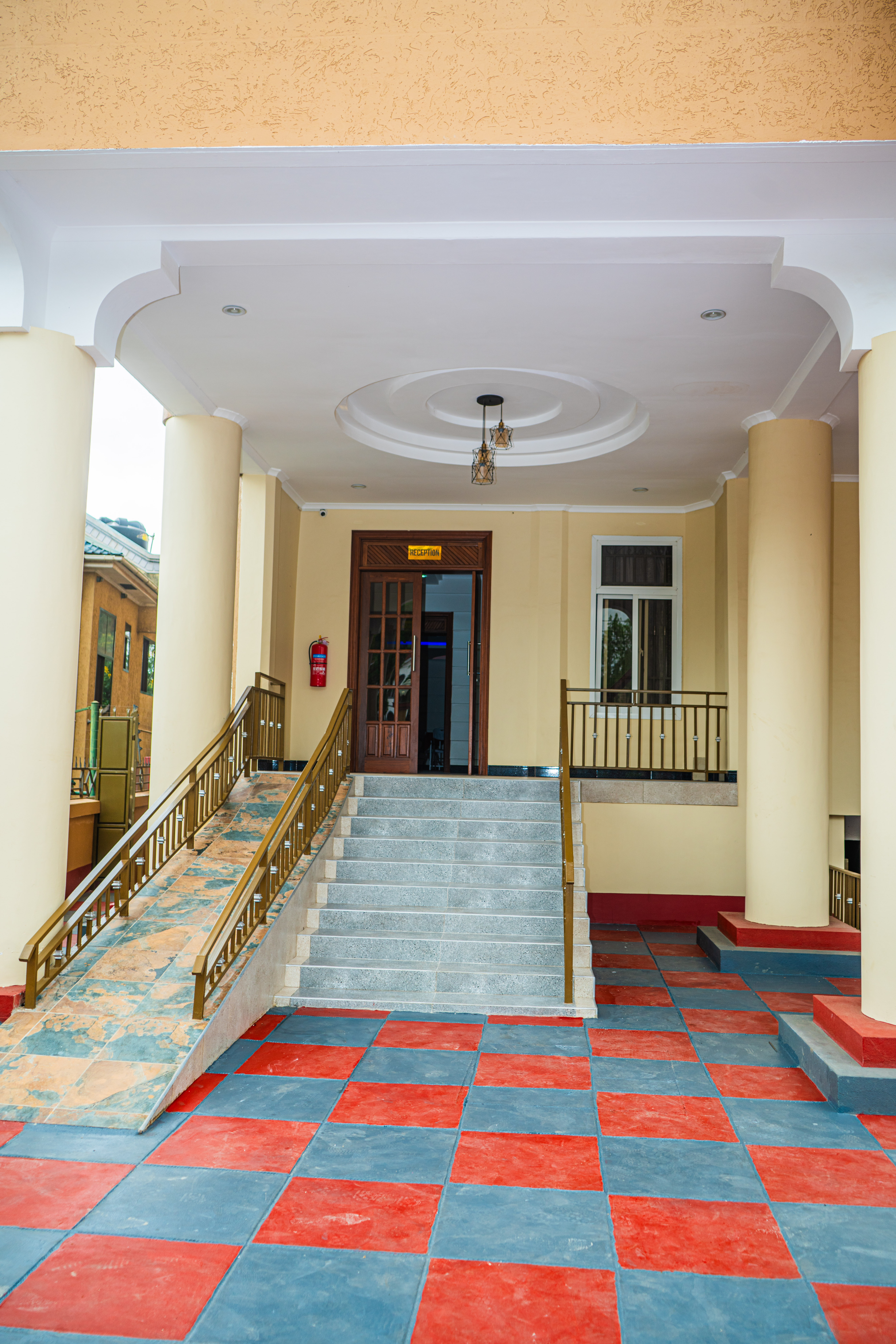 Exterior 4